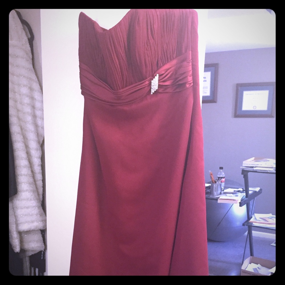 Women’s tea-length strapless dress